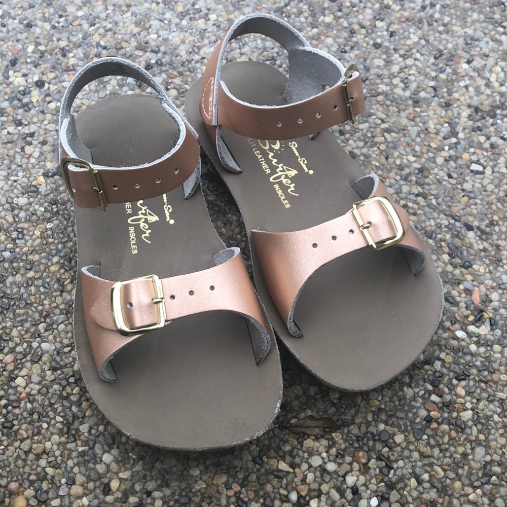 Salt water sandals- Surfer style